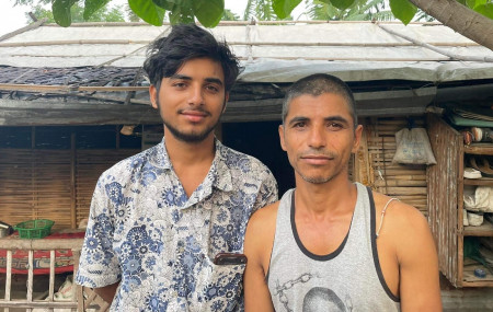 चन्द्र ढुंगाना र उनका छोरा सूर्य।